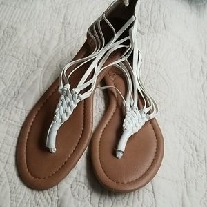 🌟10 FOR $30 BLACK FRIDAY Lucky brand white leather strappy sandals